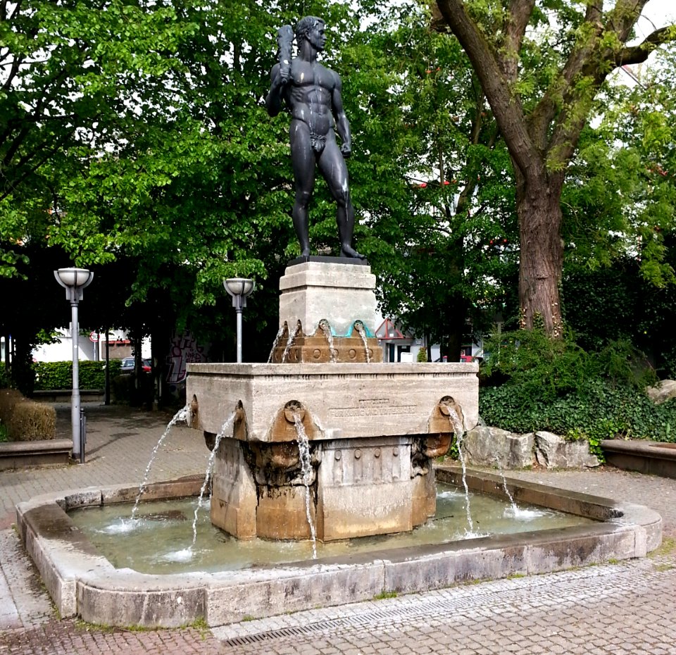 BrunnenAmWeissenSteinFrankfurt