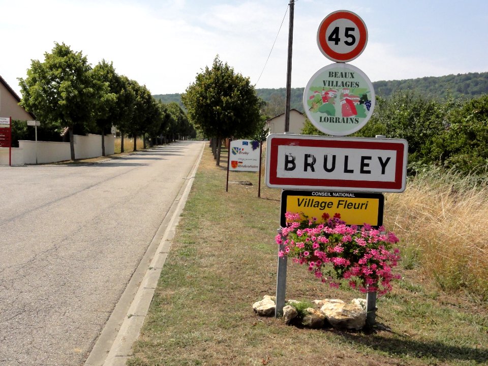 Bruley (Meurthe-et-M.) city limit sign