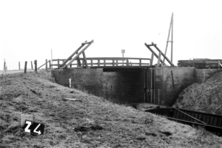 Bruggetje te Zijpe (ruilverkaveling Zijpe- en Hazepolder), Bestanddeelnr 170-1520