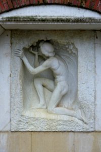 Brunnenanlage Trinkender Jüngling (Jüngling an der Quelle) by Joseph Maria Olbrich and Ludwig Habich - Mathildenhöhe - Darmstadt, Germany - DSC01347