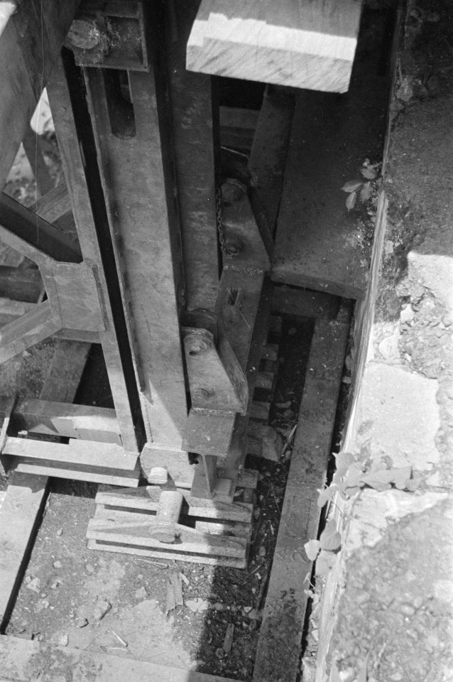Brug bij Tjilampenei Brugconstructie, Bestanddeelnr 485-2-1