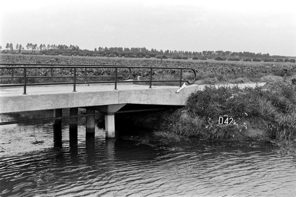 Brug bij Wamel (ruilverkaveling Land van Maas en Waal), Bestanddeelnr 170-2254