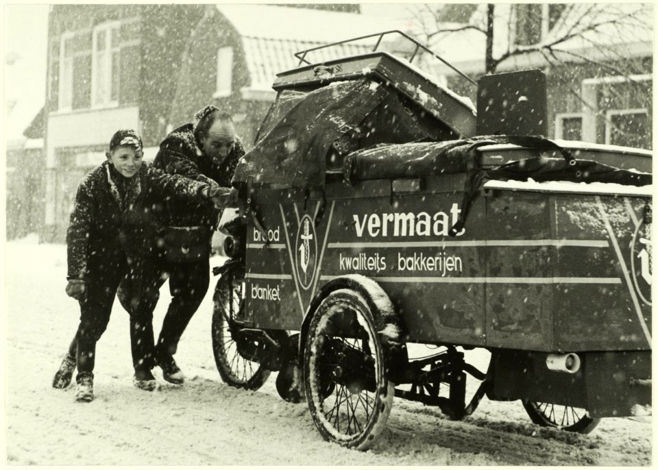 Broodbezorging in de winter, NL-HlmNHA 5400465146