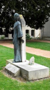 Bronze statue of Catherine de Saint-Augustin 01