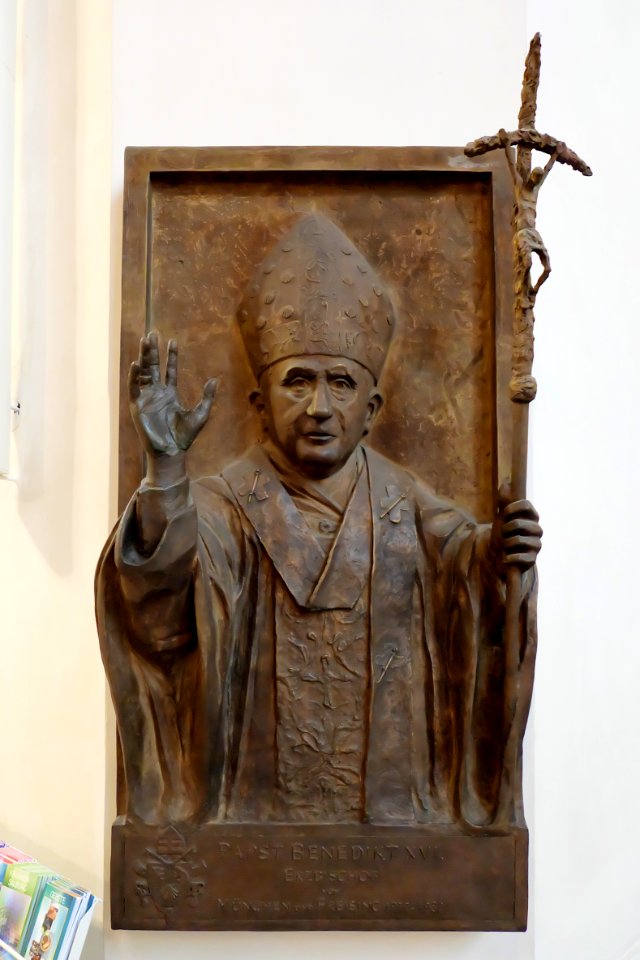 Bronzetafel.Papst.Benedikt.Frauenkirche.Muenchen