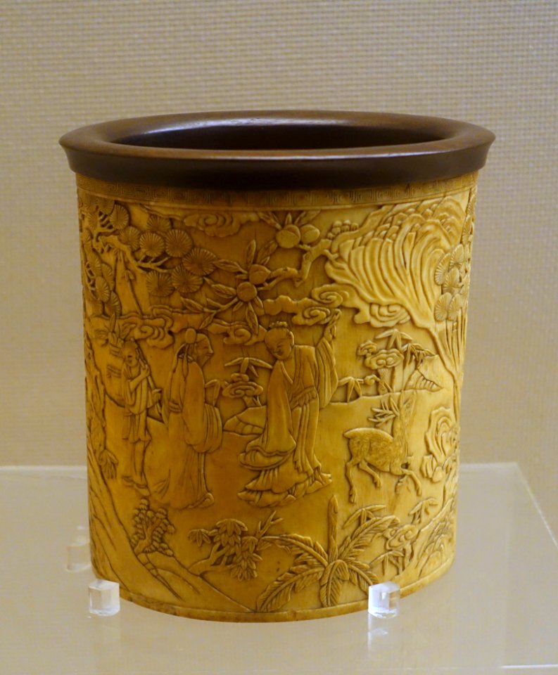 Brush holder, China, Ming dynasty, 1368-1644 AD, ivory - Sichuan Provincial Museum - Chengdu, China - DSC04632