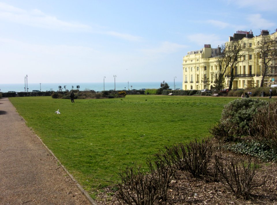 Brunswick Square Gardens, Hove (April 2016) (4)