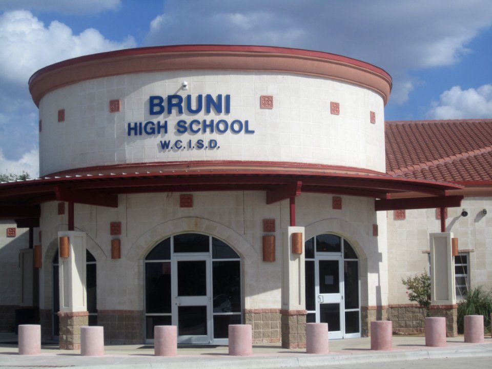 Bruni, TX, High School IMG 3357