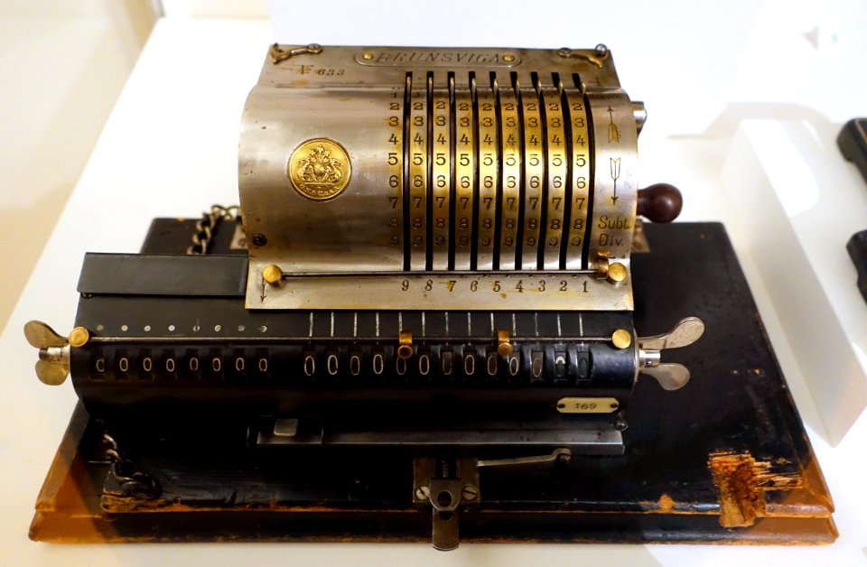 Brunsviga calculator No. 633, Grimme, Natalis, & Co. (later Brunsviga Maschinenwerke), Braunschweig, 1897 - Braunschweigisches Landesmuseum - DSC04783