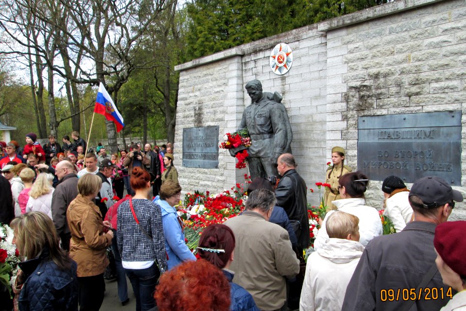 Bronze Soldier 9 May 2014