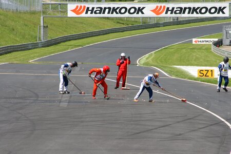 Red-bull ring formula 1 dtm