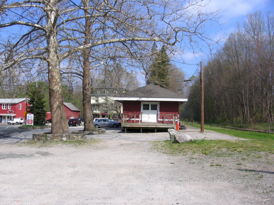 Brookfield Station and Craft Center 018