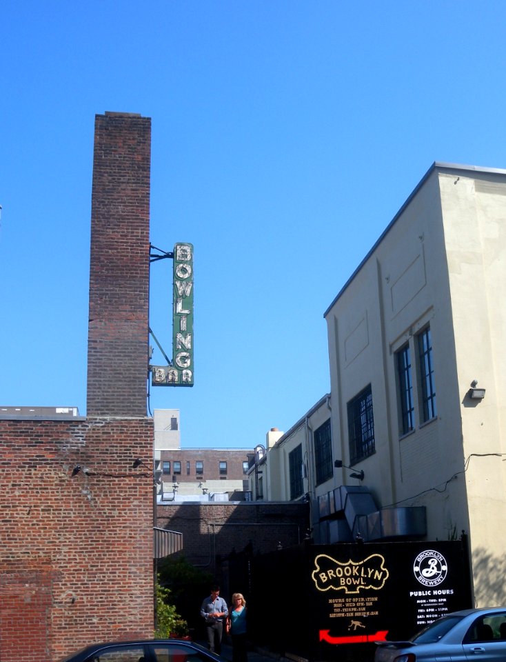 Brooklyn Bowl bar 61 Wythe Av jeh