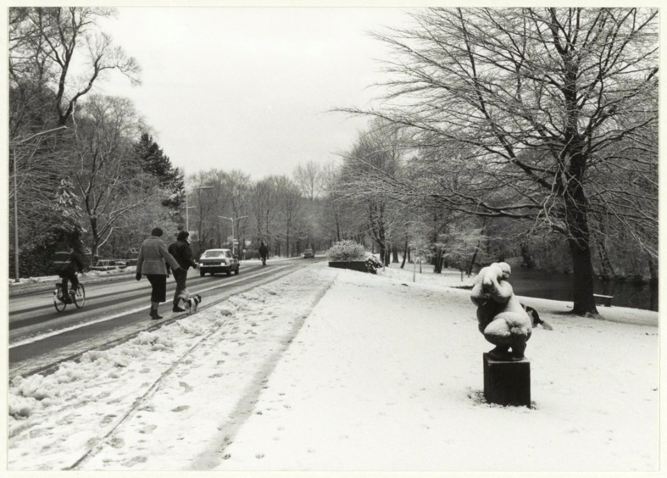Brouwerskolkweg in de winter. NL-HlmNHA 54016706