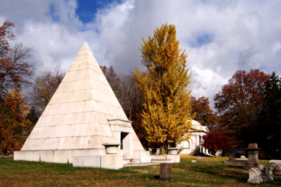 Brown Pyramid, Homewood Cemetery, autumn