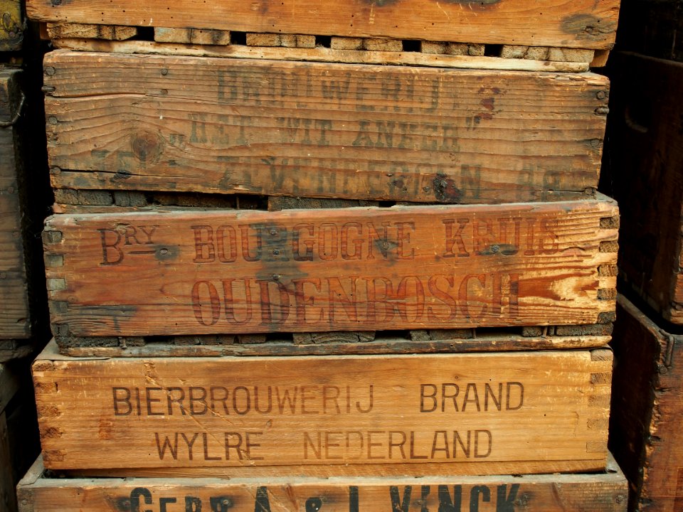 Brouwerij Het Wit Anker Zevenbergen bierkrat, Brouwery Bourgogne Kruis Oudenbosch bierkrat, Bierbrouwerij Brand Wylre bierkrat