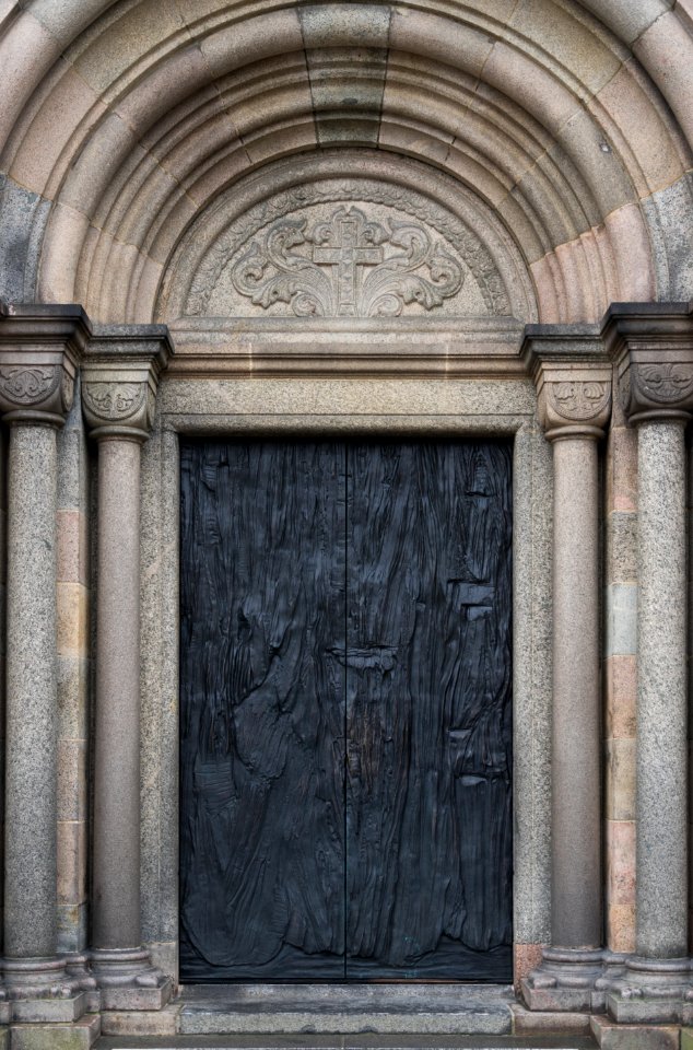 Bronze door main entrance Viborg Domkirke