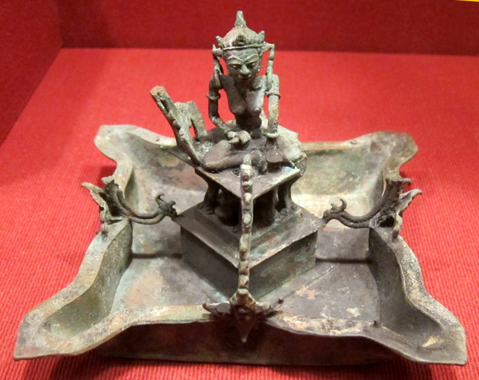 Bronze lamp, Java, Majapahit, 13th-15th century, Honolulu Museum of Art I