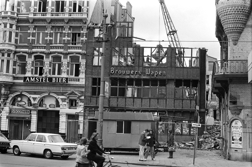 Brouwerswapen op Rembrandtsplein wordt gesloopt, Bestanddeelnr 928-6193