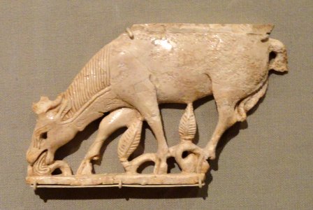 Browsing Stag, Phoenician, Iraq, Nimrud, ivory - Cleveland Museum of Art - DSC08101