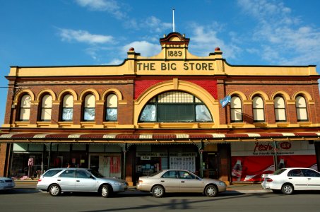 Browns-Big-Store-Longford-20070421-031