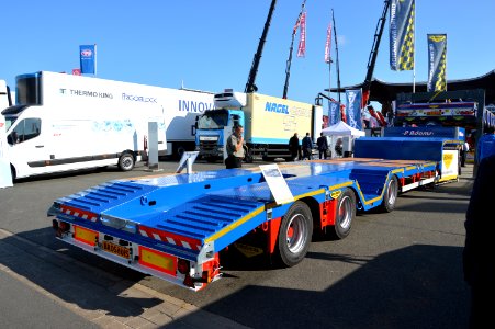 Broshuis 3 axle semi low loader