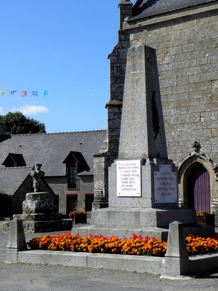 Broualan (35) Monument aux morts