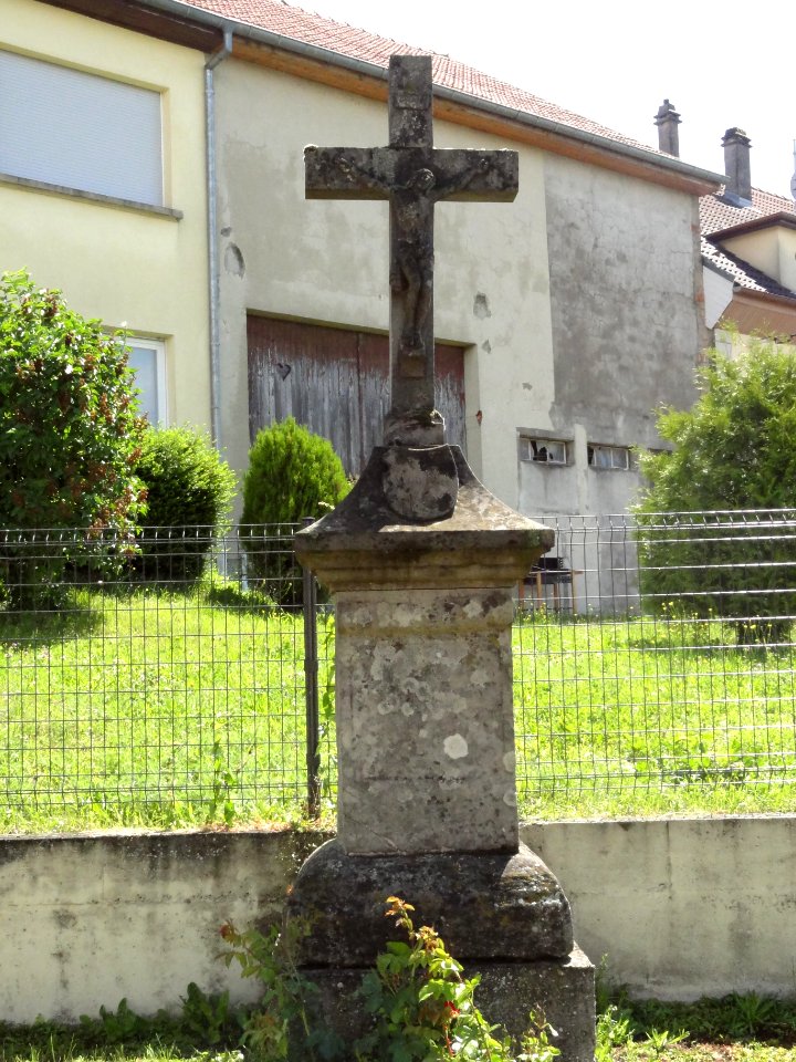 Brouviller (Moselle) croix de chemin 05