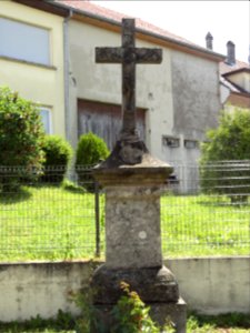 Brouviller (Moselle) croix de chemin 05