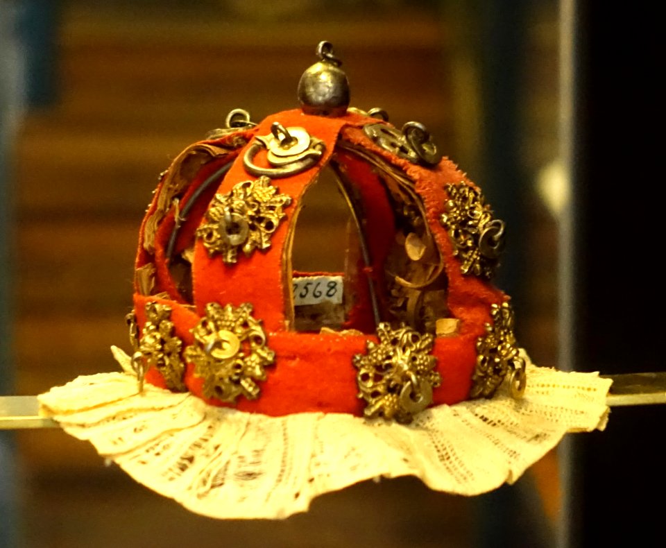 Bridal crown, worn in Torne Lappmark, Karesuando, c. 1800, silver, birch-bark, cloth - Nordiska museet - Stockholm, Sweden - DSC09729