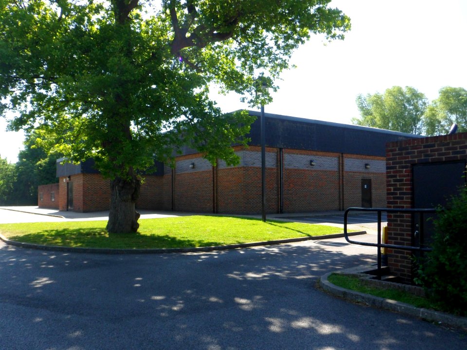 Brethren Meeting Room, Whitmore Way, Horley (June 2013) (1)