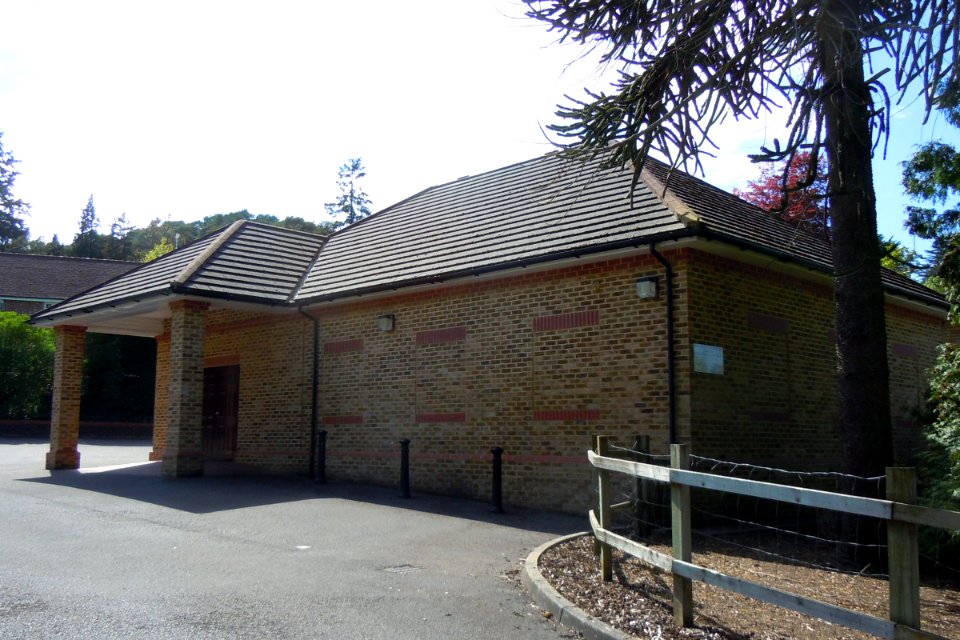 Brethren Meeting Room, Old Frensham Road, Lower Bourne, Farnham (May 2015) (3)