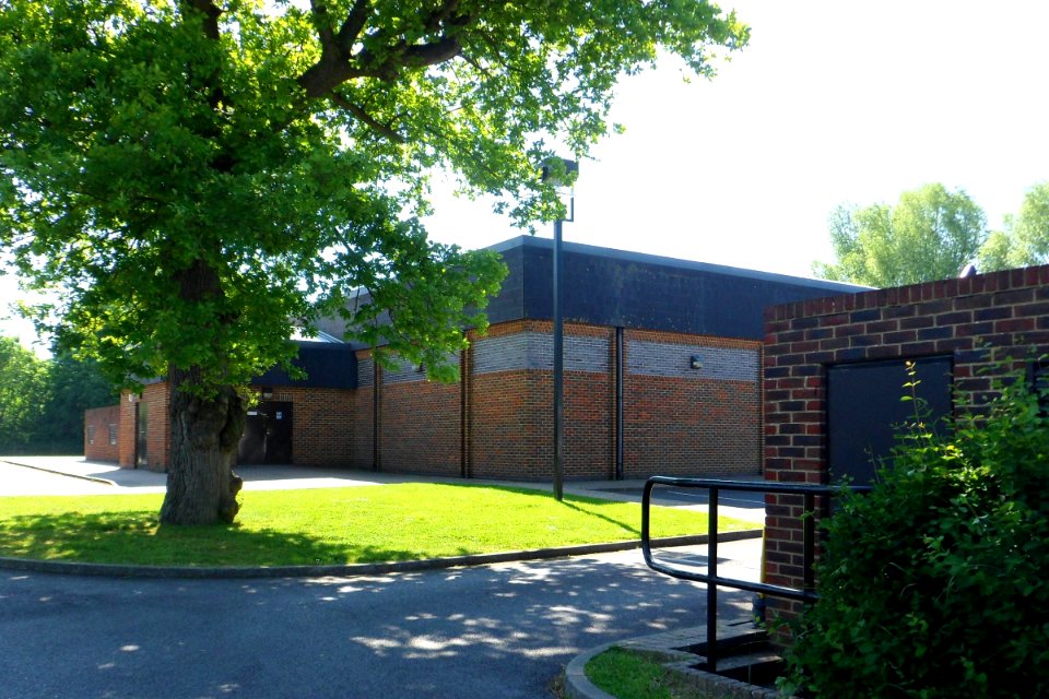 Brethren Meeting Room, Whitmore Way, Horley (June 2013) (4)