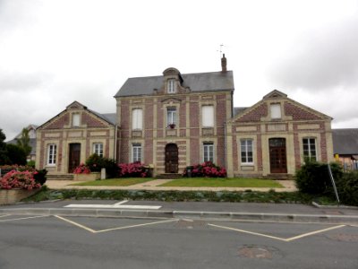 Bretteville-du-Grand-Caux (Seine-Mar.) école et ancienne mairie