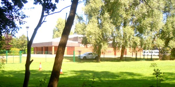 Brethren Meeting Room, Whitmore Way, Horley (August 2016)