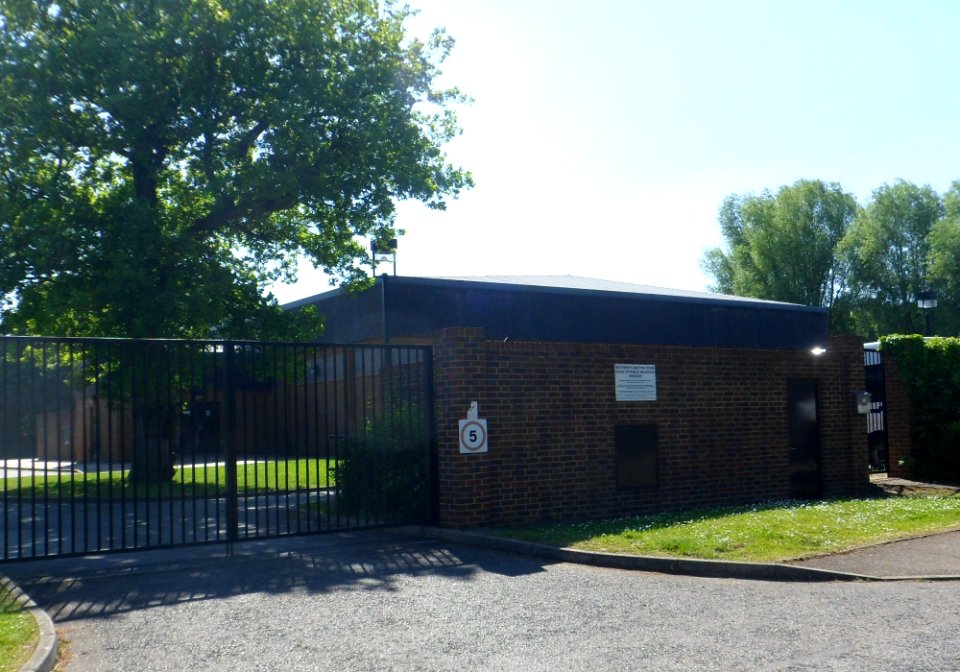Brethren Meeting Room, Whitmore Way, Horley (June 2013) (3)