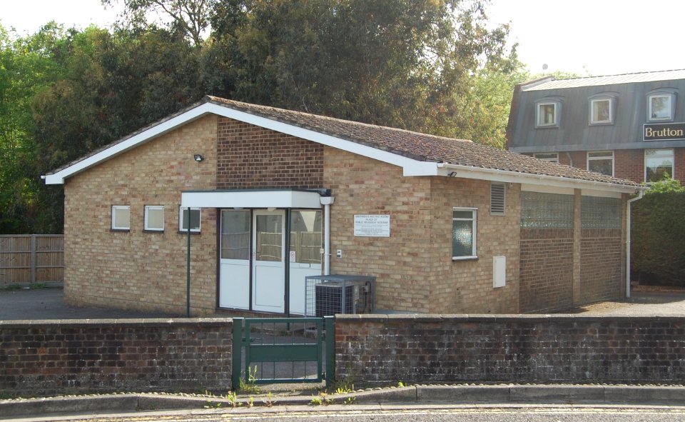 Brethren Meeting Room, 286 West Street, Fareham (May 2019) (4)