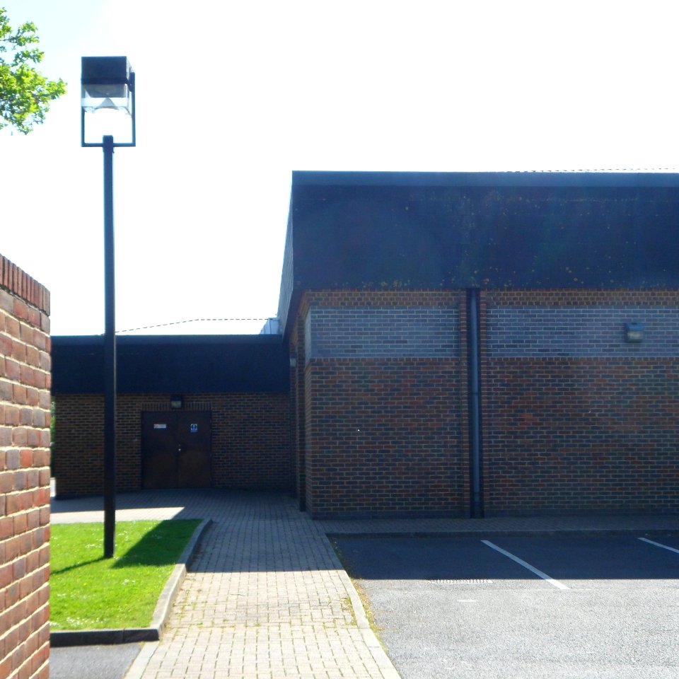 Brethren Meeting Room, Whitmore Way, Horley (June 2013) (5)