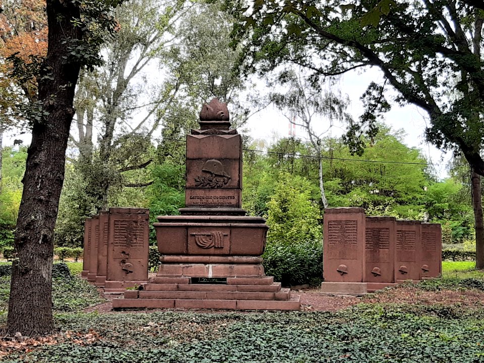 Breitscheidpark Zörbig Denkmal1.WK