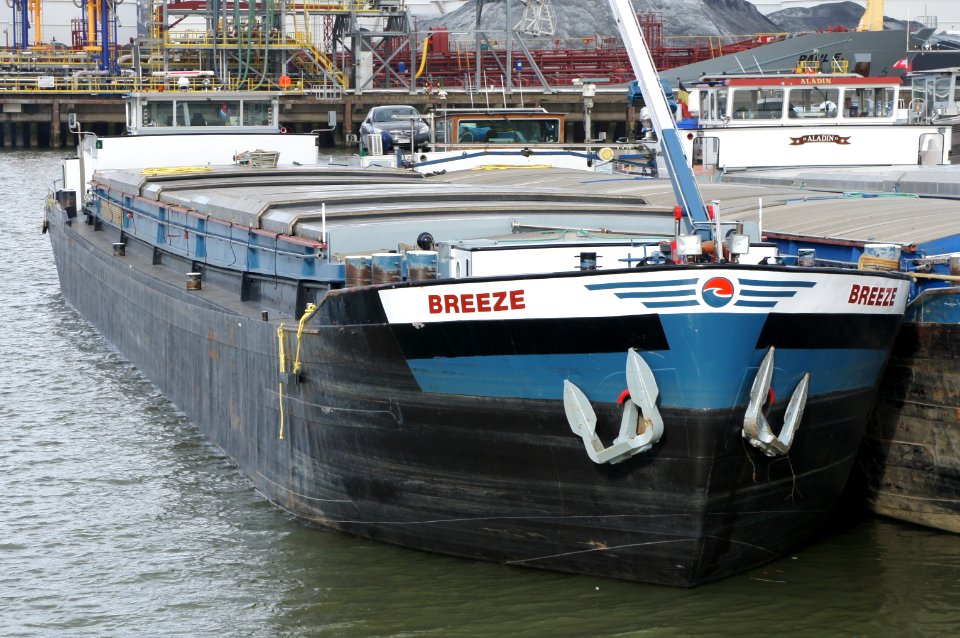 Breeze ENI 02104388, Botlek, Port of Rotterdam