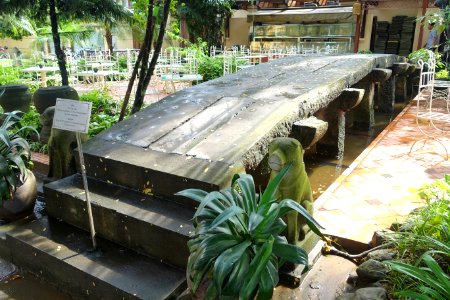 Bridge, Nam Dinh province, Le Trung Hung dynasty, late 18th century, stone - National Museum of Vietnamese History - Hanoi, Vietnam - DSC05753
