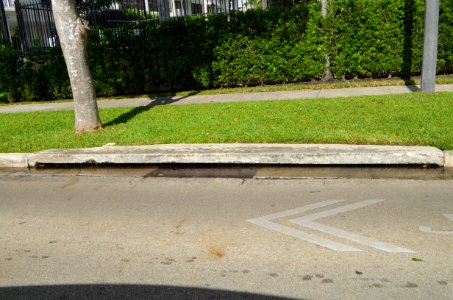Brickell Bay Drive drain at threshold of flooding during king tide 2016