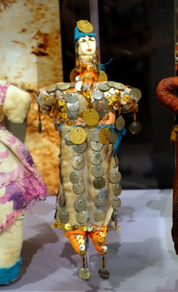 Bride doll, Luxor, Egypt, 1964, cloth, sequins, coins - National Museum of Natural History, United States - DSC00434