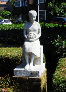 Breda kunstwerk bloemenmeisje