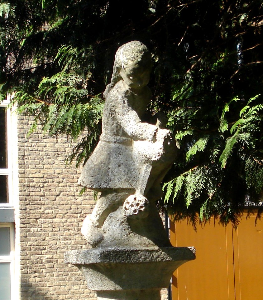 Breda kunstwerk meisje met gieter