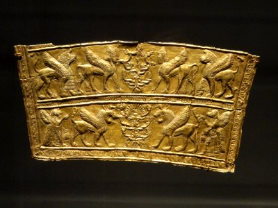 Breastplate fragment, northwestern Iran, c. 8th-7th century BC, gold - Arthur M. Sackler Gallery - DSC05884