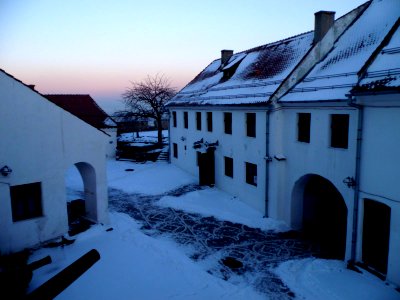 Brasov Fortress courtyard 02