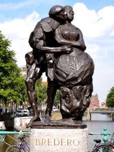 Bredero door Piet Esser Nieuwmarkt Amsterdam