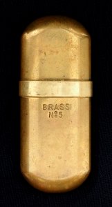 Brass No 5 aansteker, foto1 photo