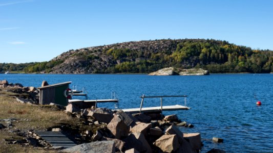 Brattås cliff as seen from Loddebo